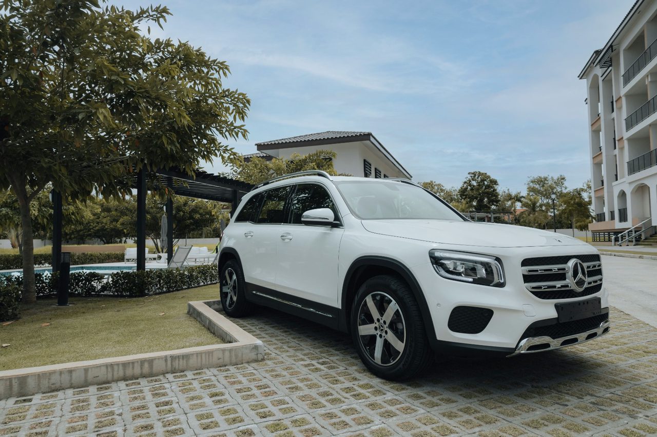 Mercedes-Benz from the Daima fleet, prepared for an engagement