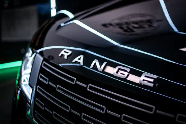 Range Rover grille at close detail, the consistent vehicle a retainer engagement allocates