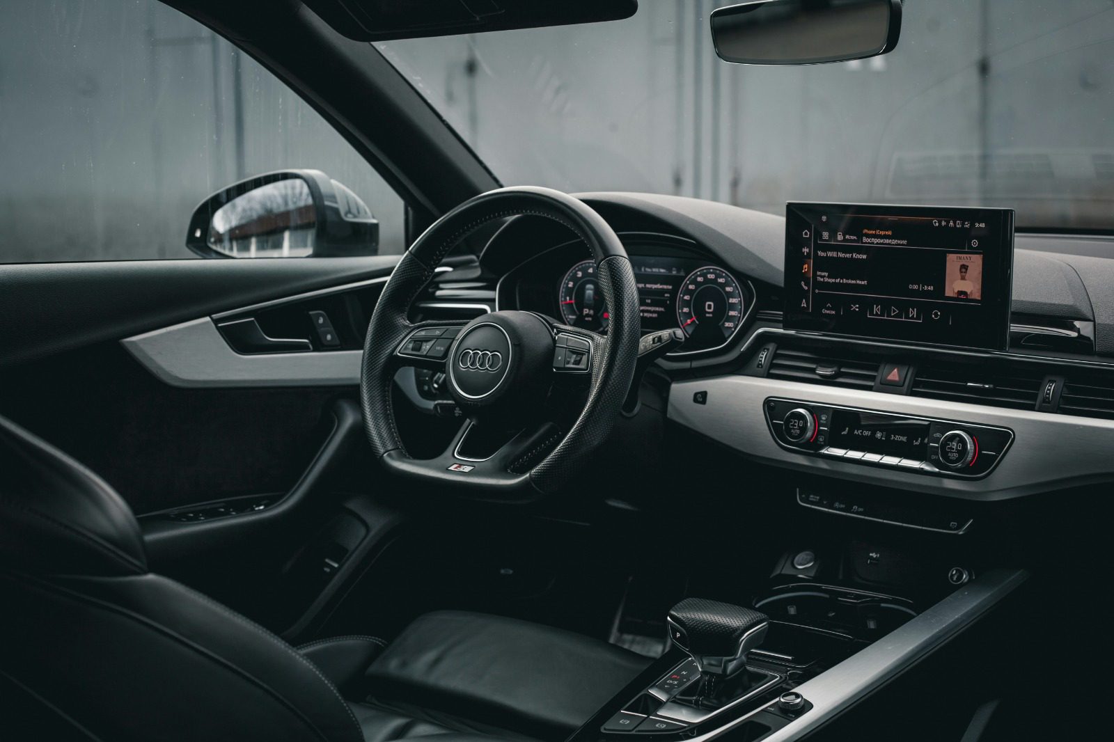 Audi cockpit with infotainment, chauffeur perspective